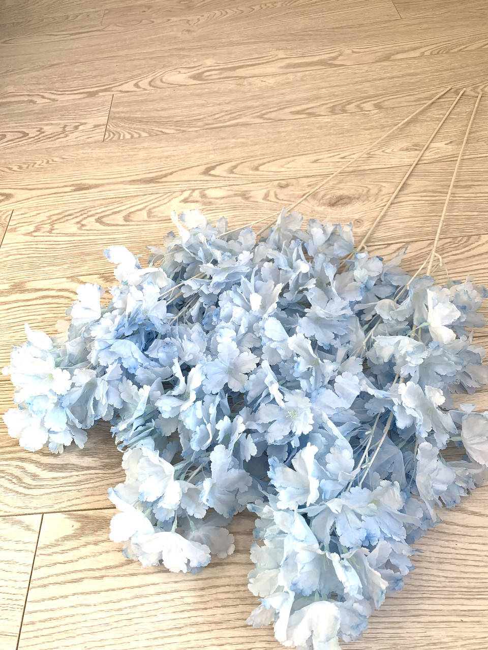 Искусственная сакура . Голубая ветка сакуры для декора New Model ( 90 см ), Голубой
Искусственная сакура . Голубая ветка сакуры для декора New Model ( 90 см ), Голубой