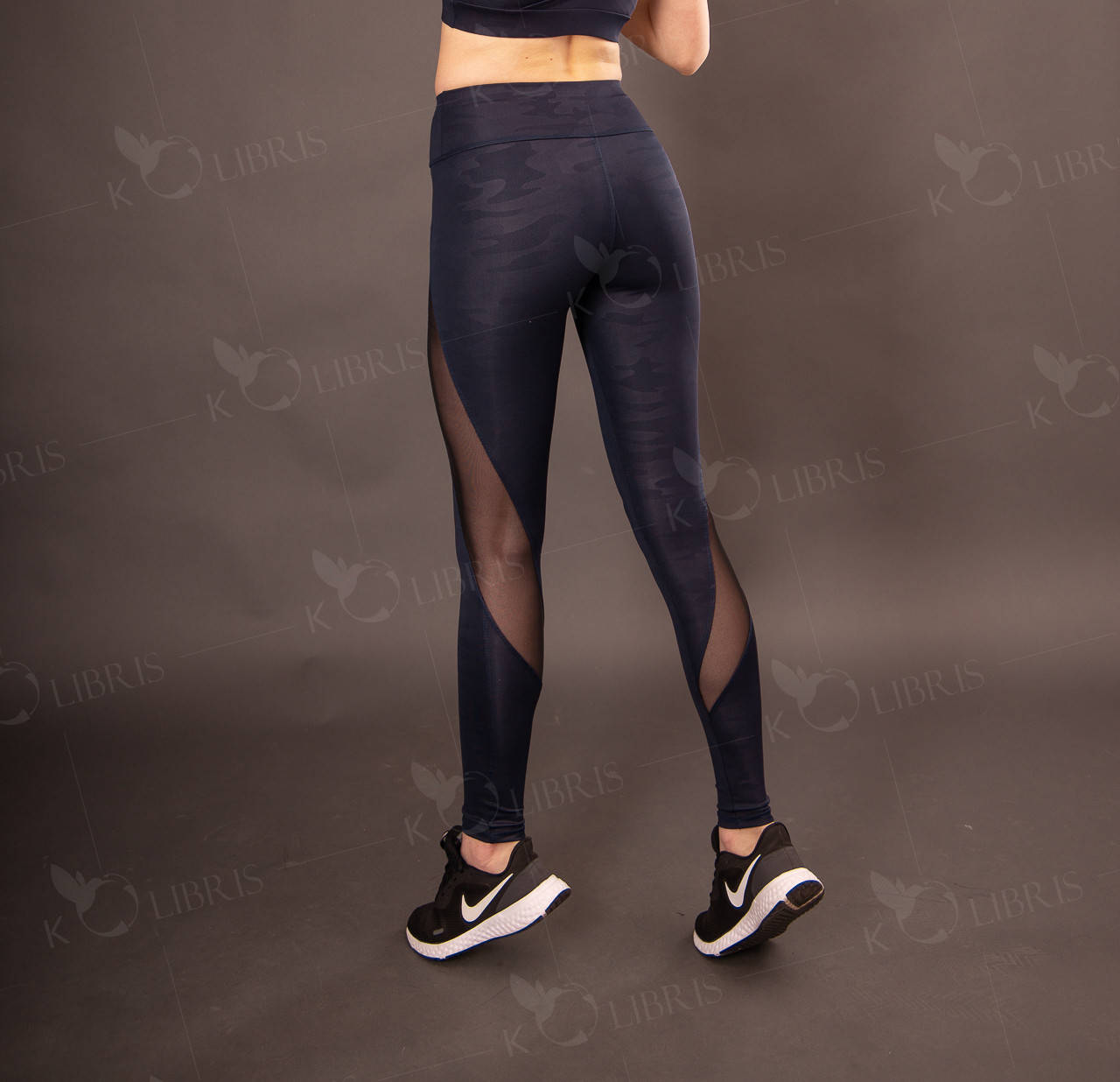 Лосины леггинсы спортивные женские для спорта с высокой посадкой со вставками сетки камуфляж синего цвета 48, Синий
Лосины леггинсы спортивные женские для спорта с высокой посадкой со вставками сетки камуфляж синего цвета 48, Синий