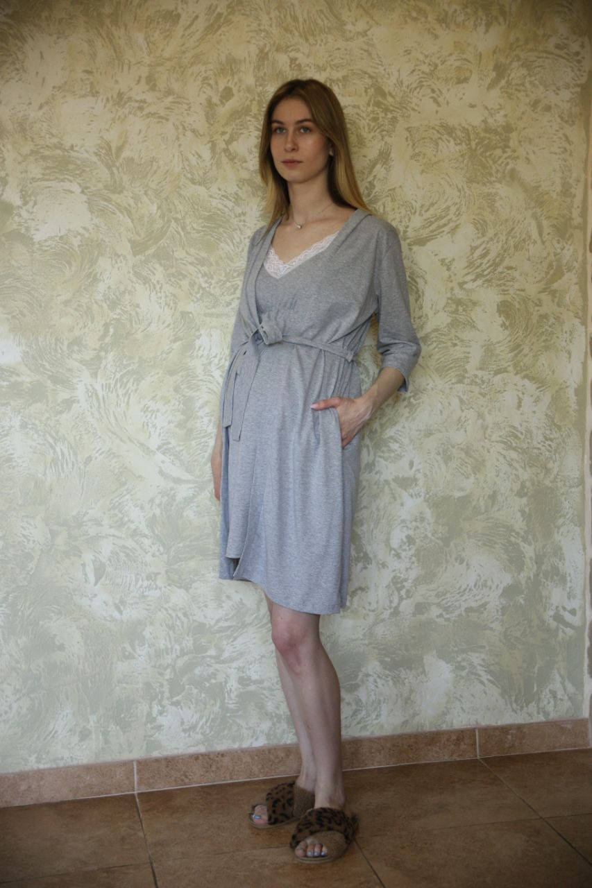 Трикотажний комплект в роддом: халат и рубашка.
Трикотажний комплект в роддом: халат и рубашка.