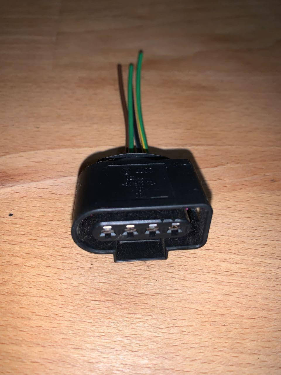 Корпус разьема электрический 4B0 973 724 4B0973724 VAG VW Skoda SuperB Seat Audi запчасти б\у шрот
Корпус разьема электрический 4B0 973 724 4B0973724 VAG VW Skoda SuperB Seat Audi запчасти б\у шрот