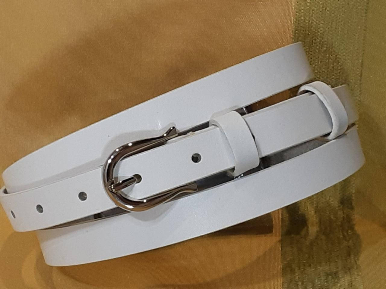 Элегантный женский плательно-блузочный белый ремень 15 мм с пряжкой классического типа
Элегантный женский плательно-блузочный белый ремень 15 мм с пряжкой классического типа