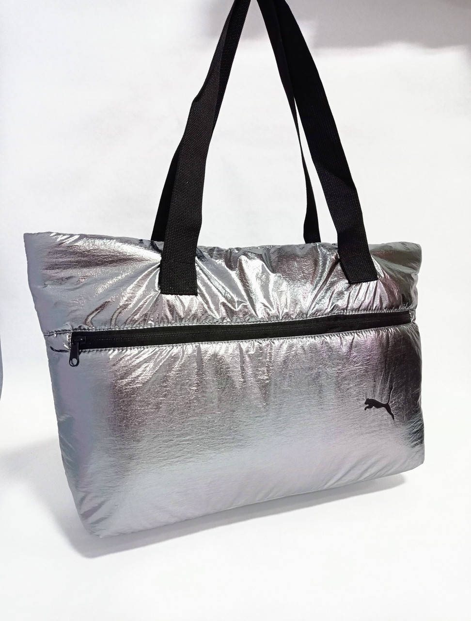 Сумка женская спортивная 52*30см серебристая (200-589) 
Сумка женская спортивная 52*30см серебристая (200-589)