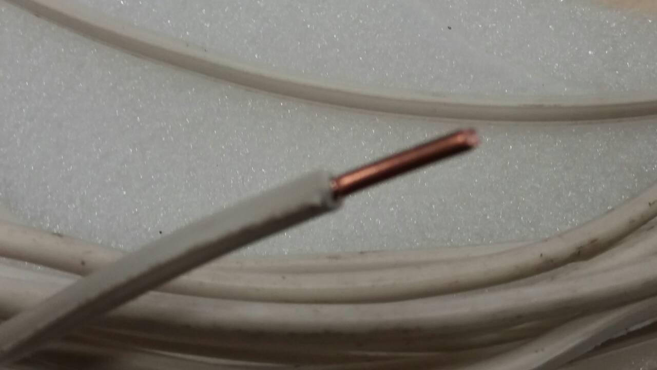 Проволока медная, жесткая, в оплетке. Толщина проволоки без оплетки 2.7 мм, толщина в оплетке - 4.1 мм
Проволока медная, жесткая, в оплетке. Толщина проволоки без оплетки 2.7 мм, толщина в оплетке - 4.1 мм