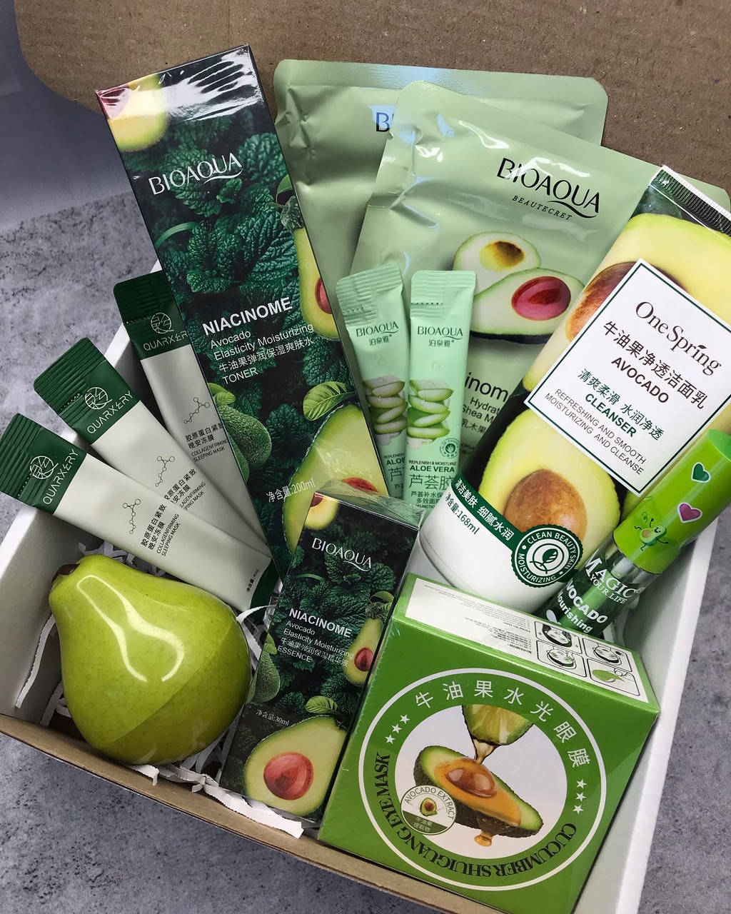 Подарунковий бокс для дівчини з авокадо
Подарунковий бокс для дівчини з авокадо