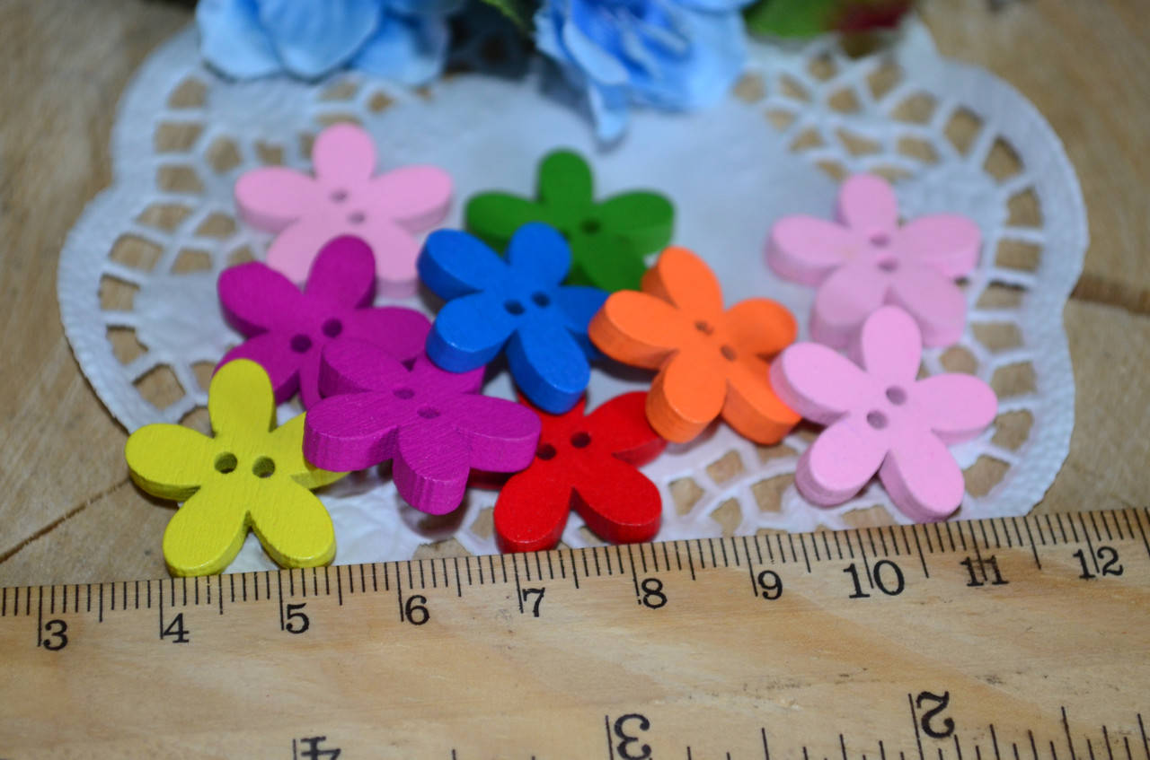 Пуговица деревянная Цветок 5 лепестков (1 шт), Разные цвета 
Пуговица деревянная Цветок 5 лепестков (1 шт), Разные цвета