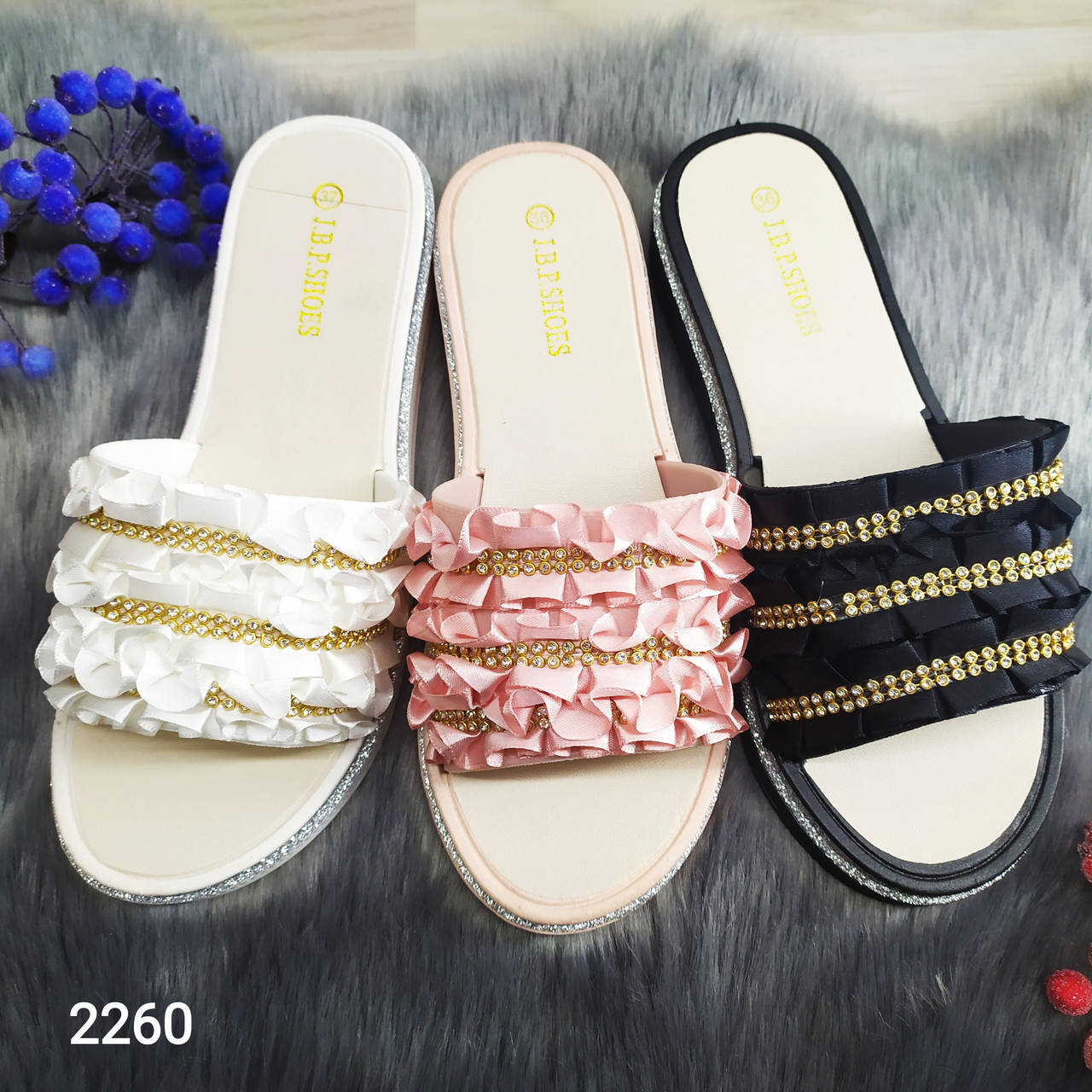 Модные женские шлепанцы с рюшами цветами, разные цвета
Модные женские шлепанцы с рюшами цветами, разные цвета