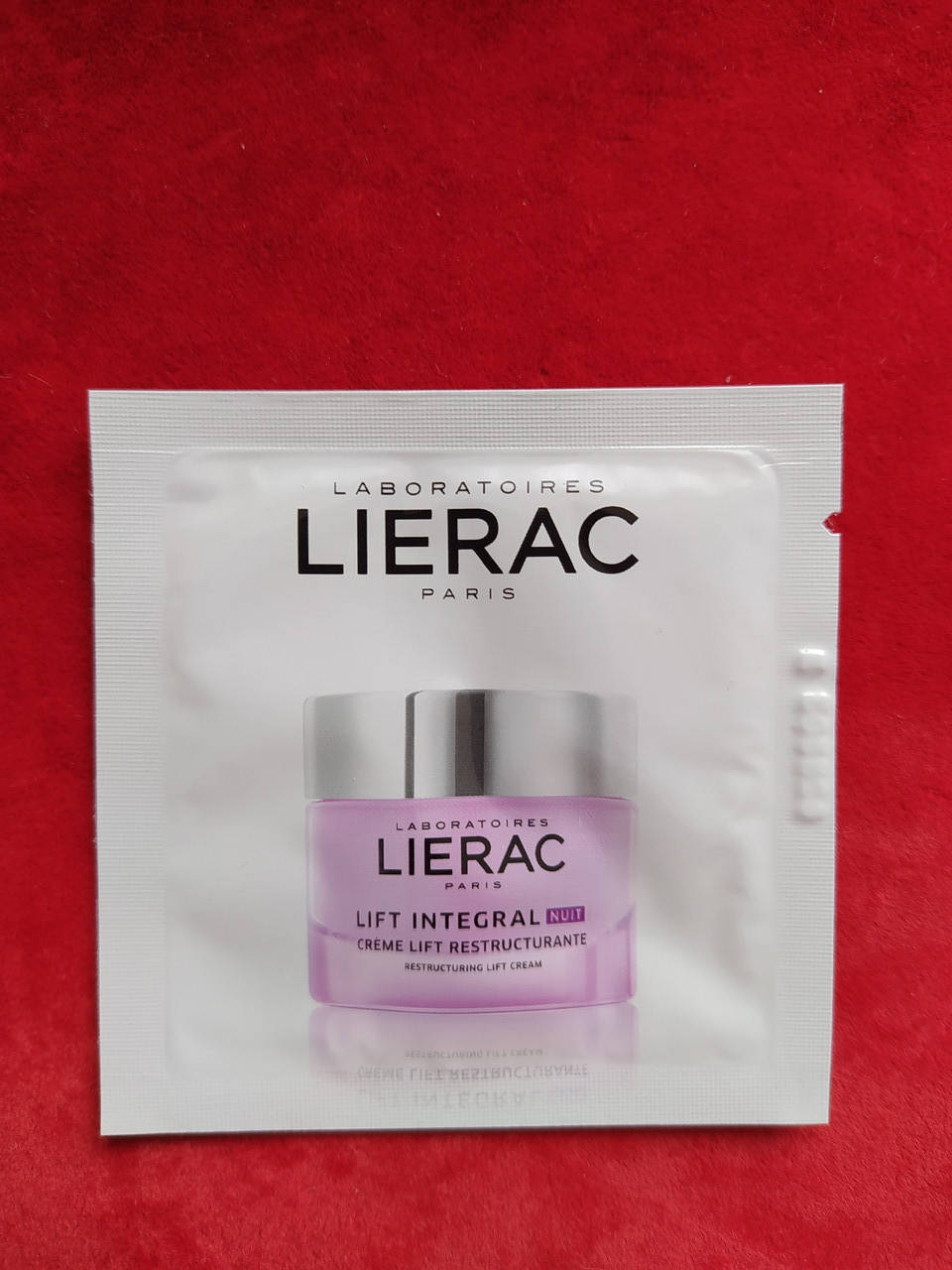 Ночной крем-лифтинг реструктурирующий Лиерак Lierac Lift Integral Nuit Restructuring Lift Cream
Ночной крем-лифтинг реструктурирующий Лиерак Lierac Lift Integral Nuit Restructuring Lift Cream