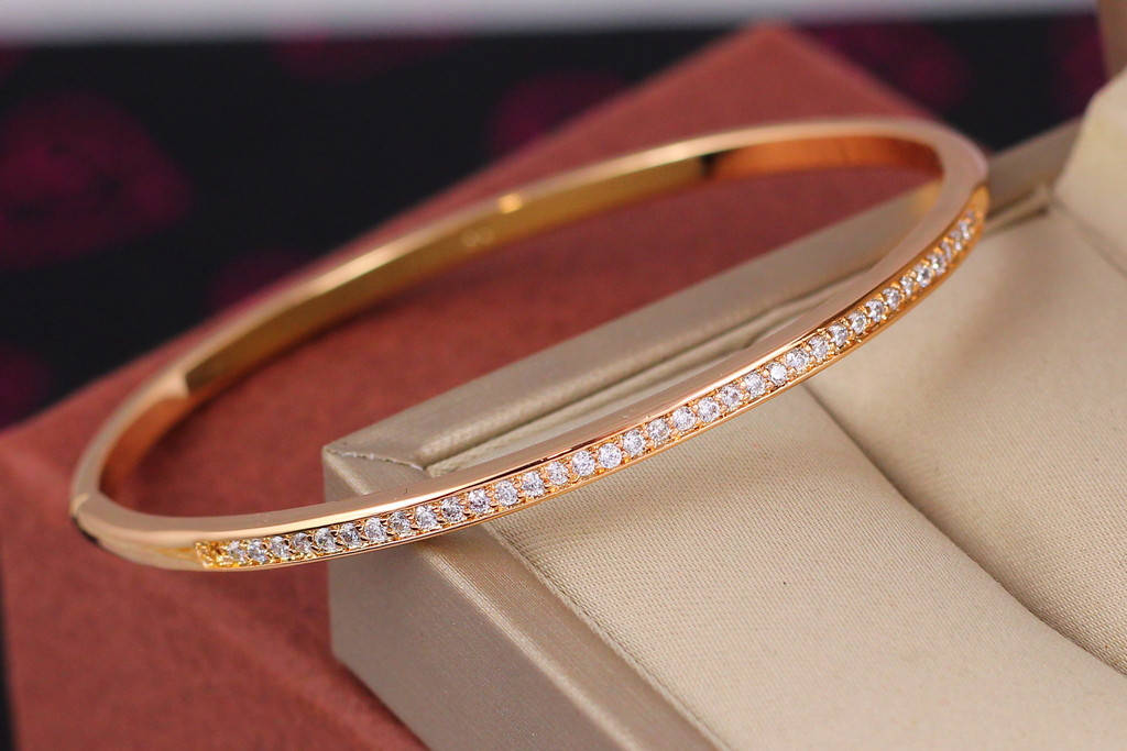 Браслет бэнгл Xuping Jewelry тонкая дорожка фианитов 60 мм 3 мм на руку 17 см до 19 см золотистый
Браслет бэнгл Xuping Jewelry тонкая дорожка фианитов 60 мм 3 мм на руку 17 см до 19 см золотистый