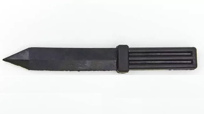 Нож тренировочный резиновый (муляж)
Нож тренировочный резиновый (муляж)