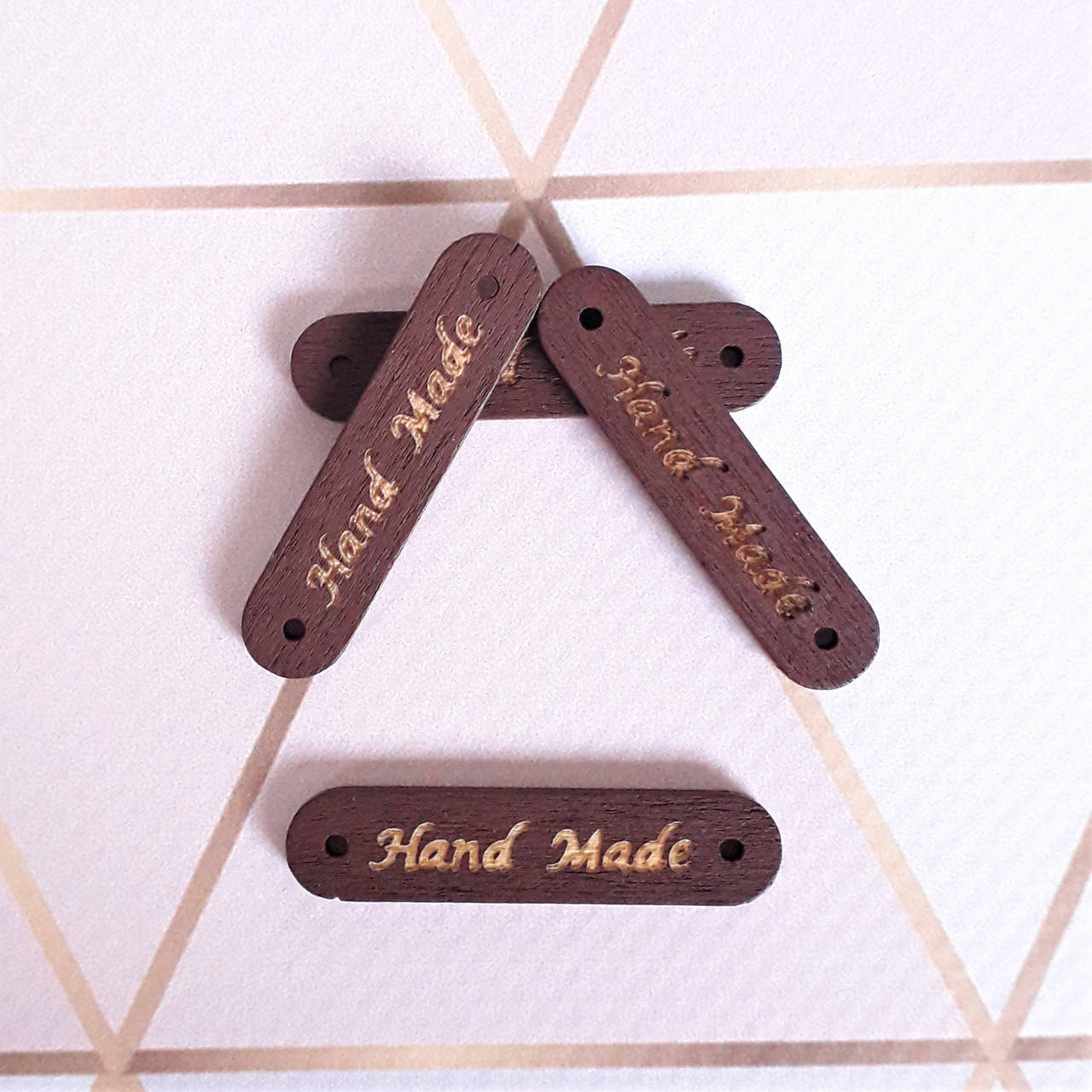 Бирка "Hand Made" деревянная пришивная. Коричневая 35*8мм
Бирка "Hand Made" деревянная пришивная. Коричневая 35*8мм