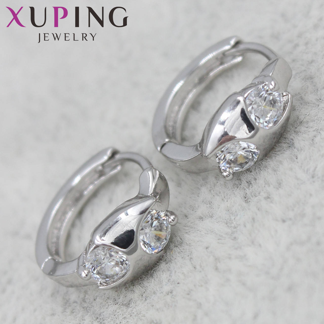 Серьги женские серебристого цвета Xuping Jewelry медицинская сталь кольца конго со стразами 24K
Серьги женские серебристого цвета Xuping Jewelry медицинская сталь кольца конго со стразами 24K