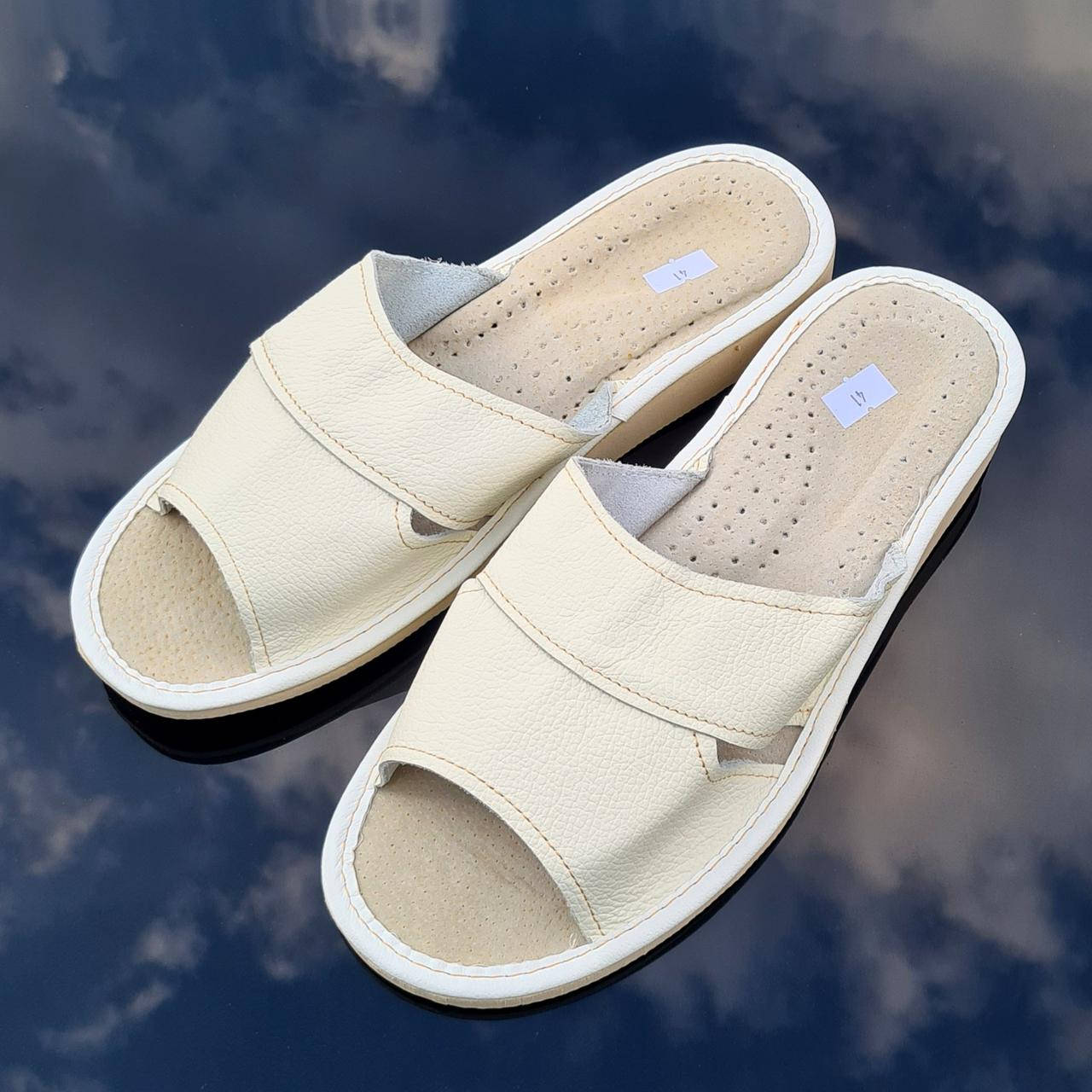 Домашні шкіряні жіночі капці "Tylbut" відкриті 36, Белый
Домашні шкіряні жіночі капці "Tylbut" відкриті 36, Белый