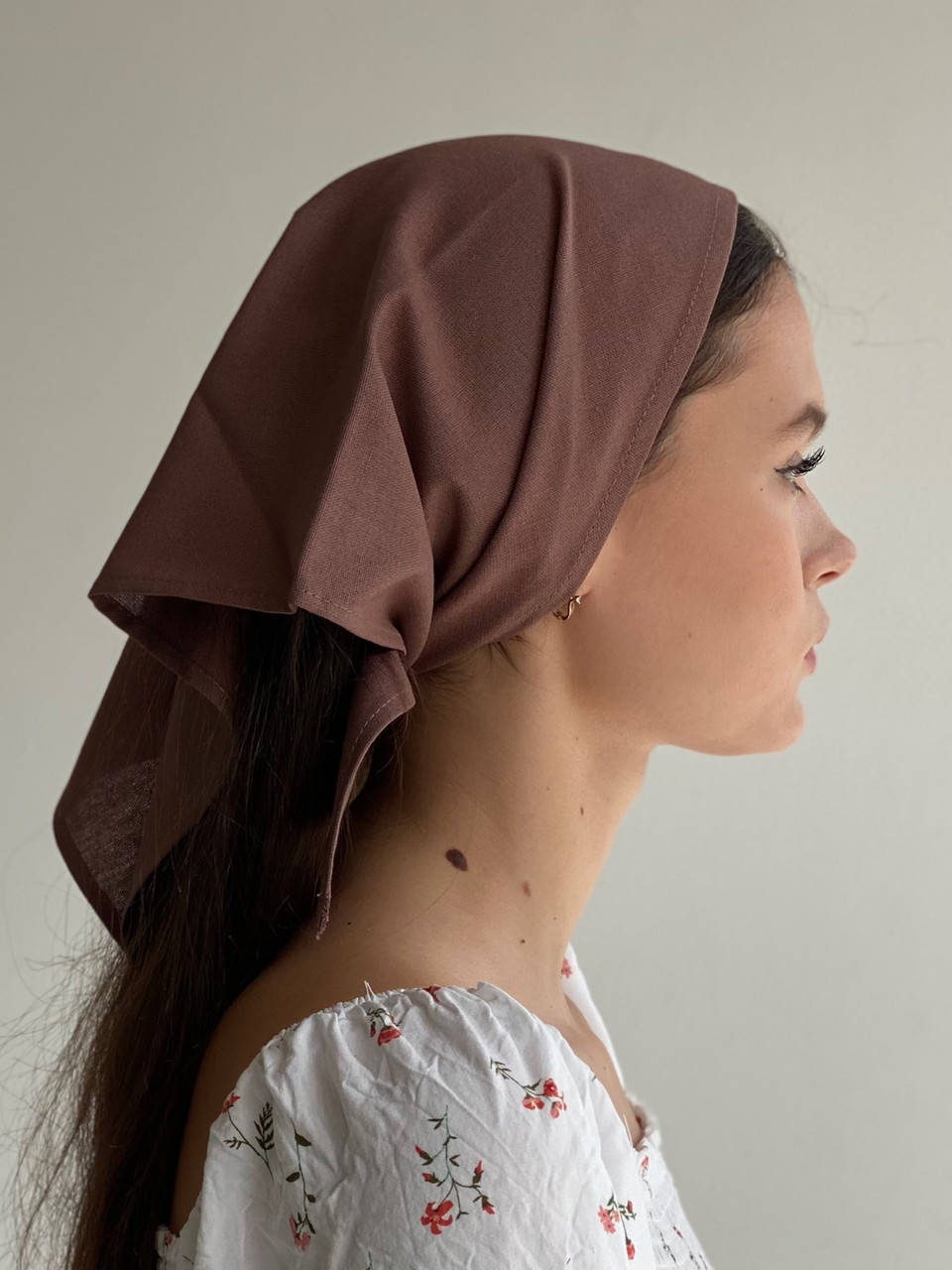 Женская косынка летняя стильная красивая модная, платок для девушки из льна мокко, Коричневый
Женская косынка летняя стильная красивая модная, платок для девушки из льна мокко, Коричневый