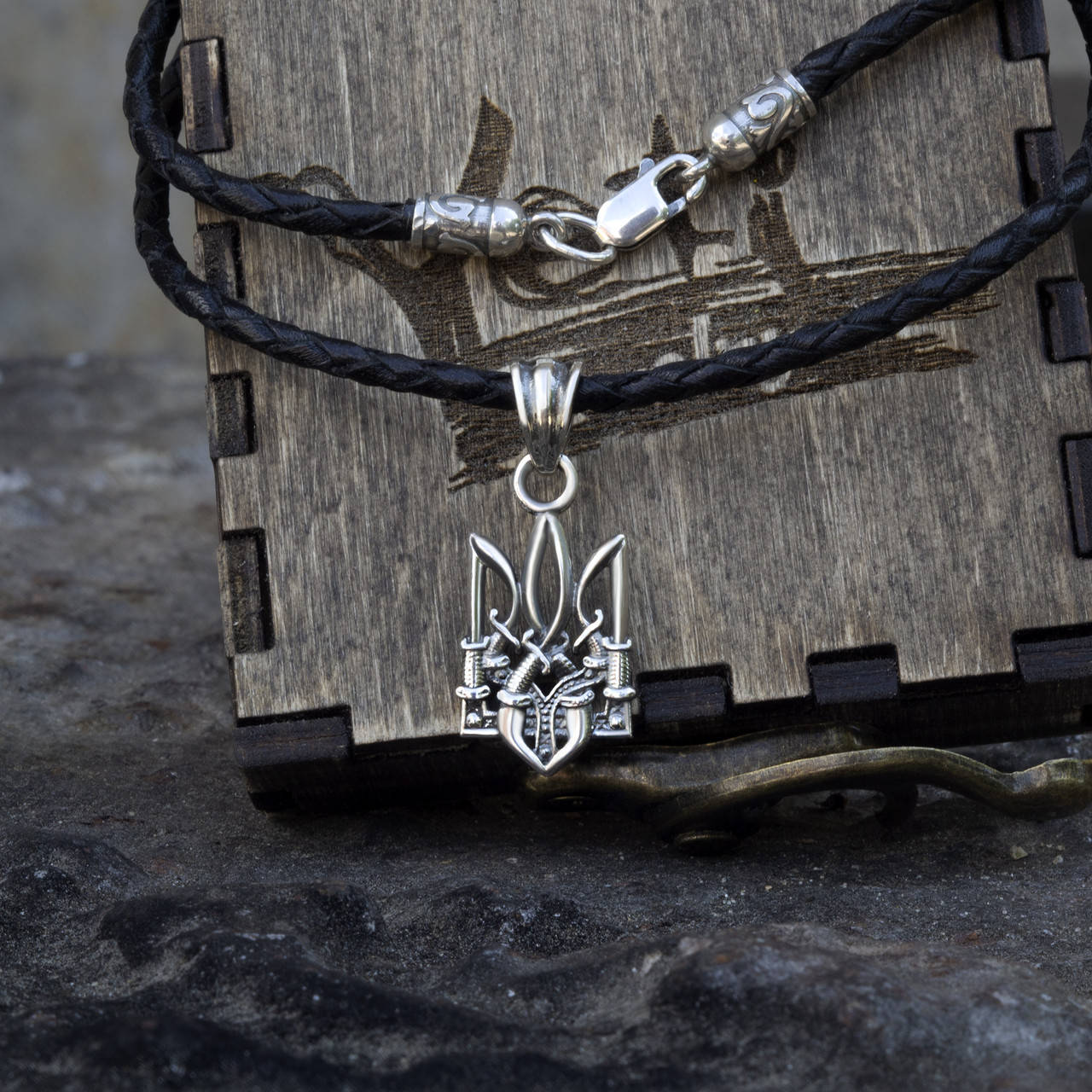 Кулон тризубець з мечами Воля (маленький)