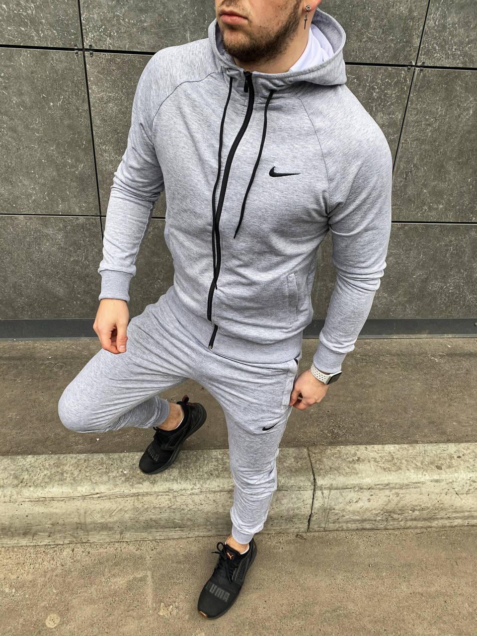 Мужской спортивный костюм Nike Найк с капюшоном светло серый на весну хлопковый Люкс M
Мужской спортивный костюм Nike Найк с капюшоном светло серый на весну хлопковый Люкс M