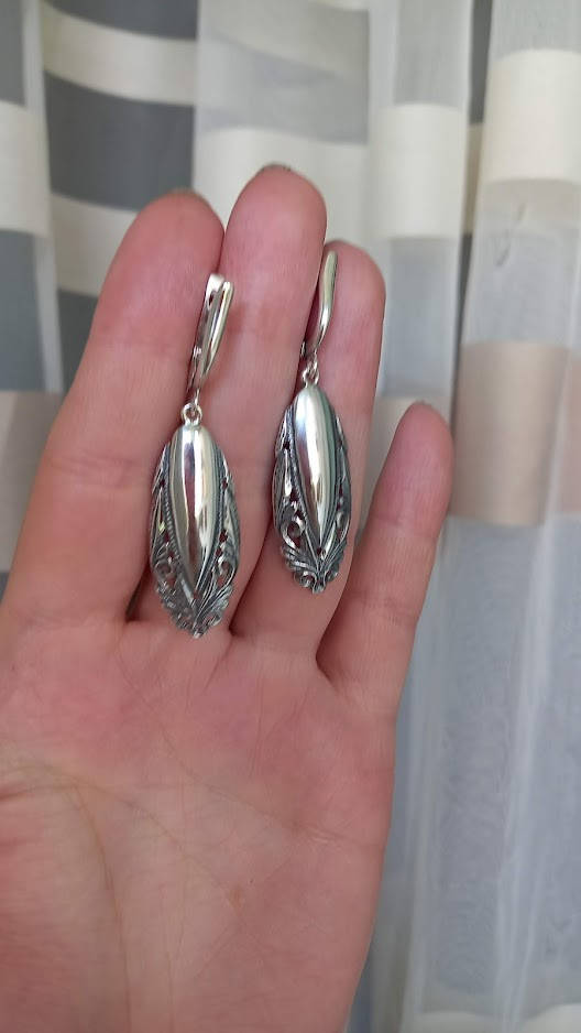 Серебряные серьги-подвески
Серебряные серьги-подвески