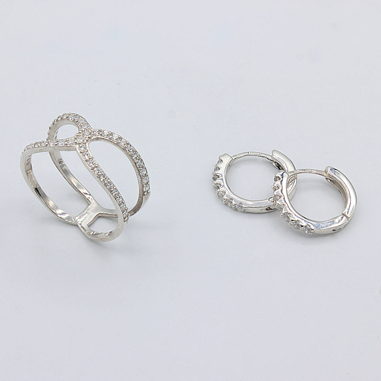 Кольцо и серьги из серебра Нежность 18
Кольцо и серьги из серебра Нежность 18