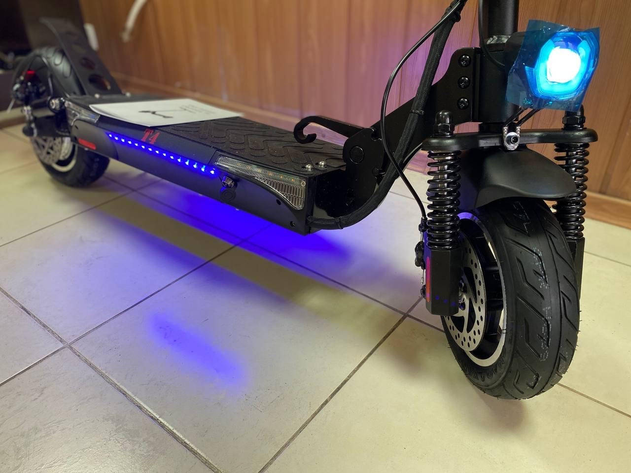 Электросамокат Crosser T4 10" 1000Вт 12,5Ач 48В круглый спидометр Складной электрический самокат Кроссер
Электросамокат Crosser T4 10" 1000Вт 12,5Ач 48В круглый спидометр Складной электрический самокат Кроссер