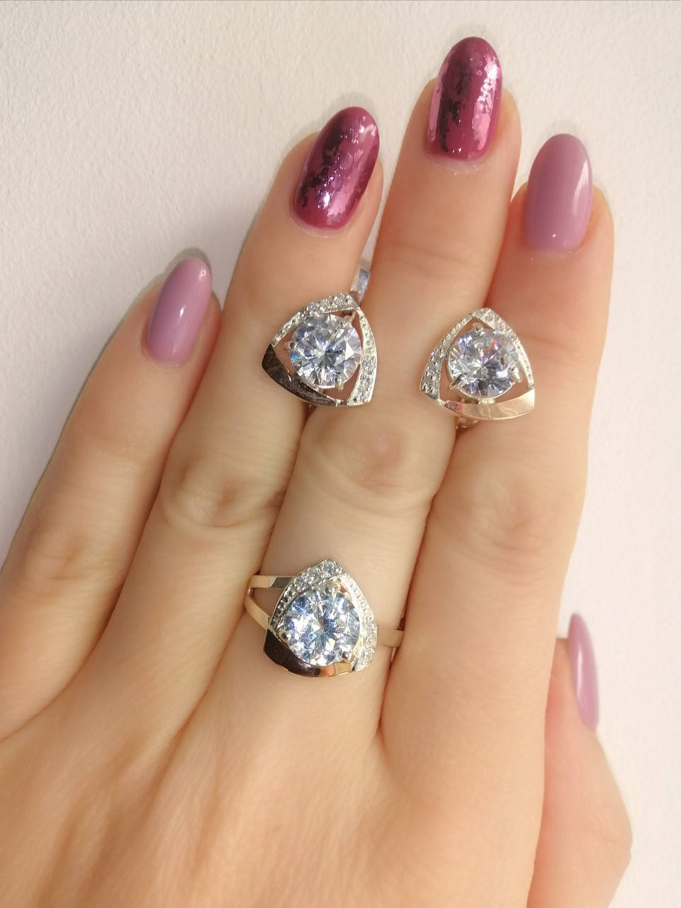 Серебряный набор украшений - кольцо и серьги
Серебряный набор украшений - кольцо и серьги