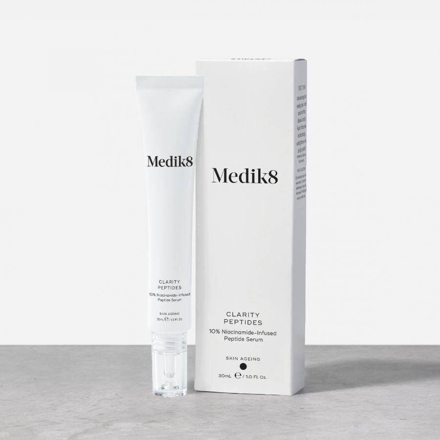 Medik8 Clarity Peptides Пептидная сыворотка с 10% ниацинамидом
Medik8 Clarity Peptides Пептидная сыворотка с 10% ниацинамидом