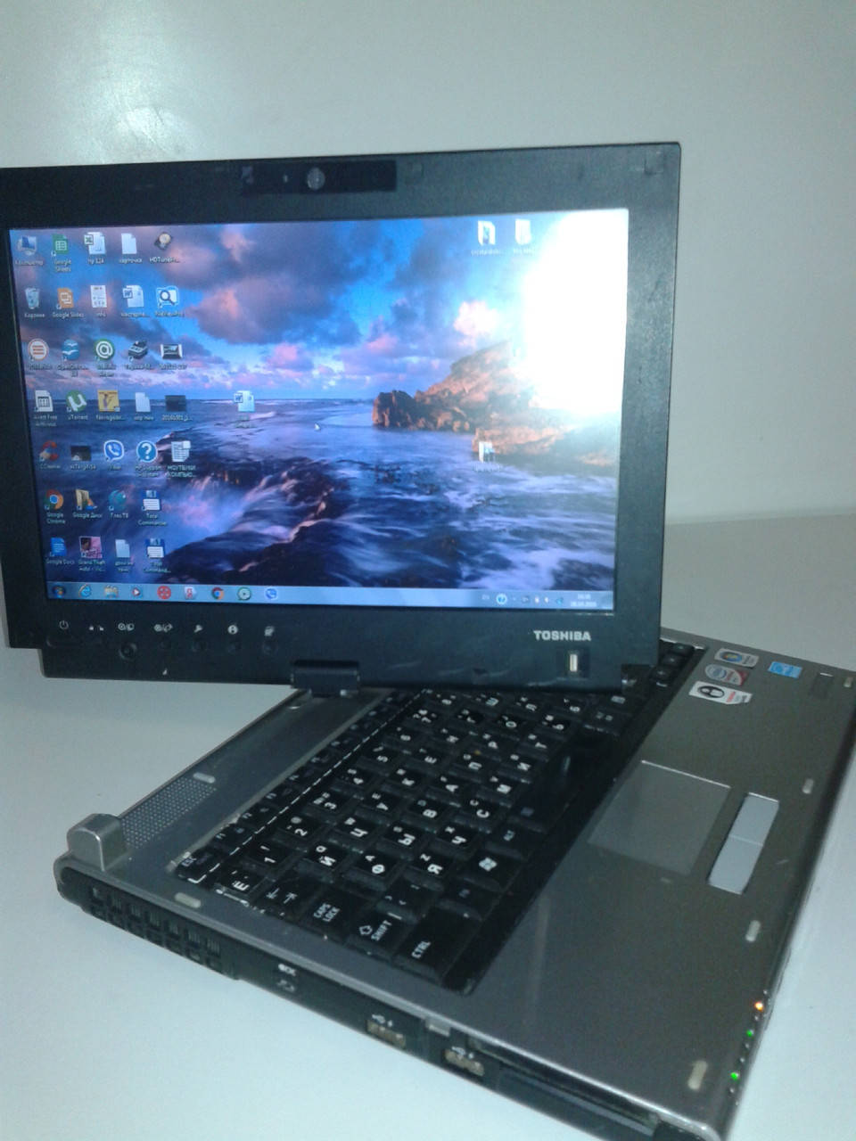 Трансформер-ноутбук\планшет Toshiba m700 3G модем\вебкамера уценка(потертости сколы корпуса)
Трансформер-ноутбук\планшет Toshiba m700 3G модем\вебкамера уценка(потертости сколы корпуса)