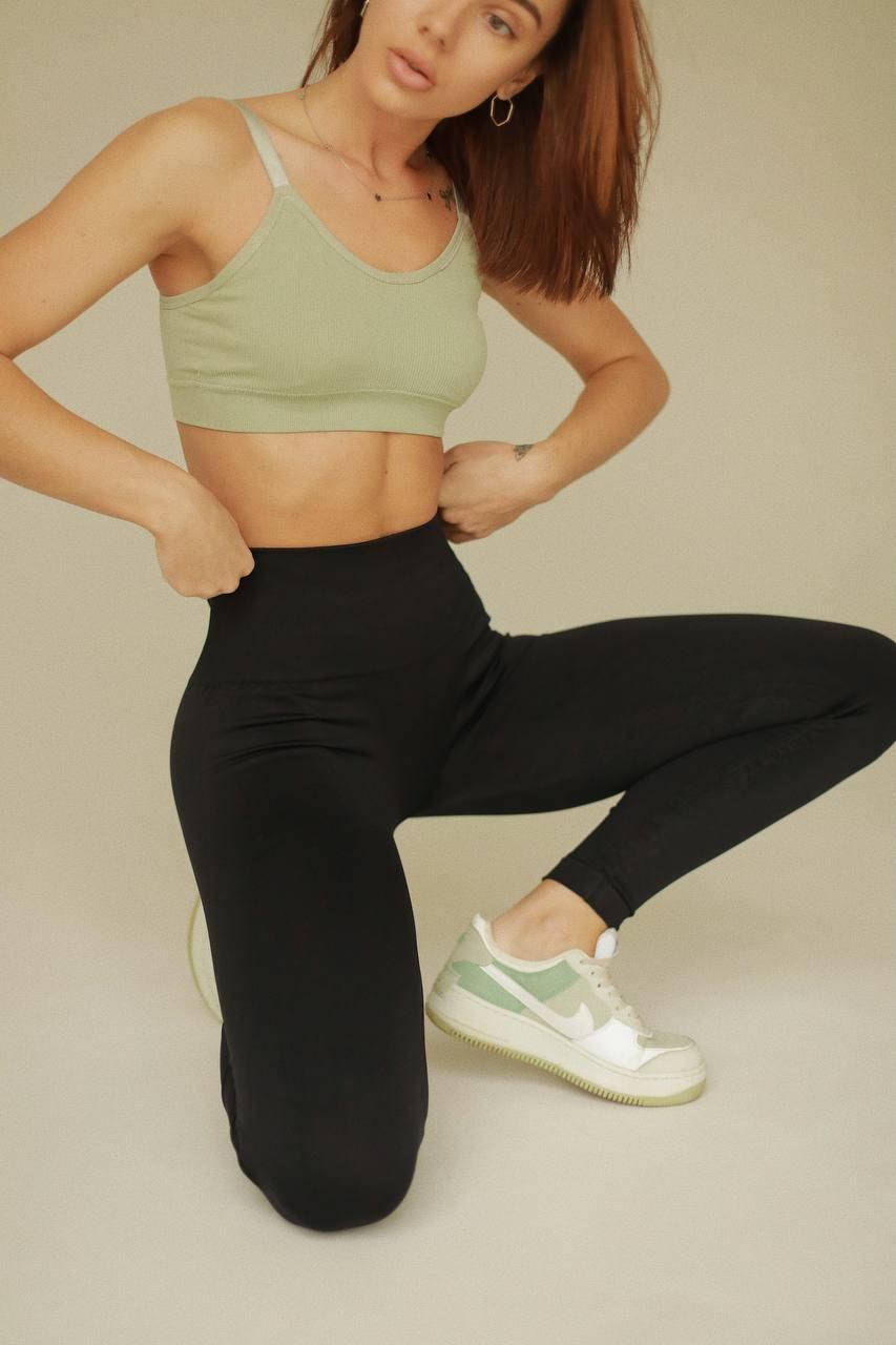 Женские эластичные леггинсы для фитнеса черные, Черный
Женские эластичные леггинсы для фитнеса черные, Черный