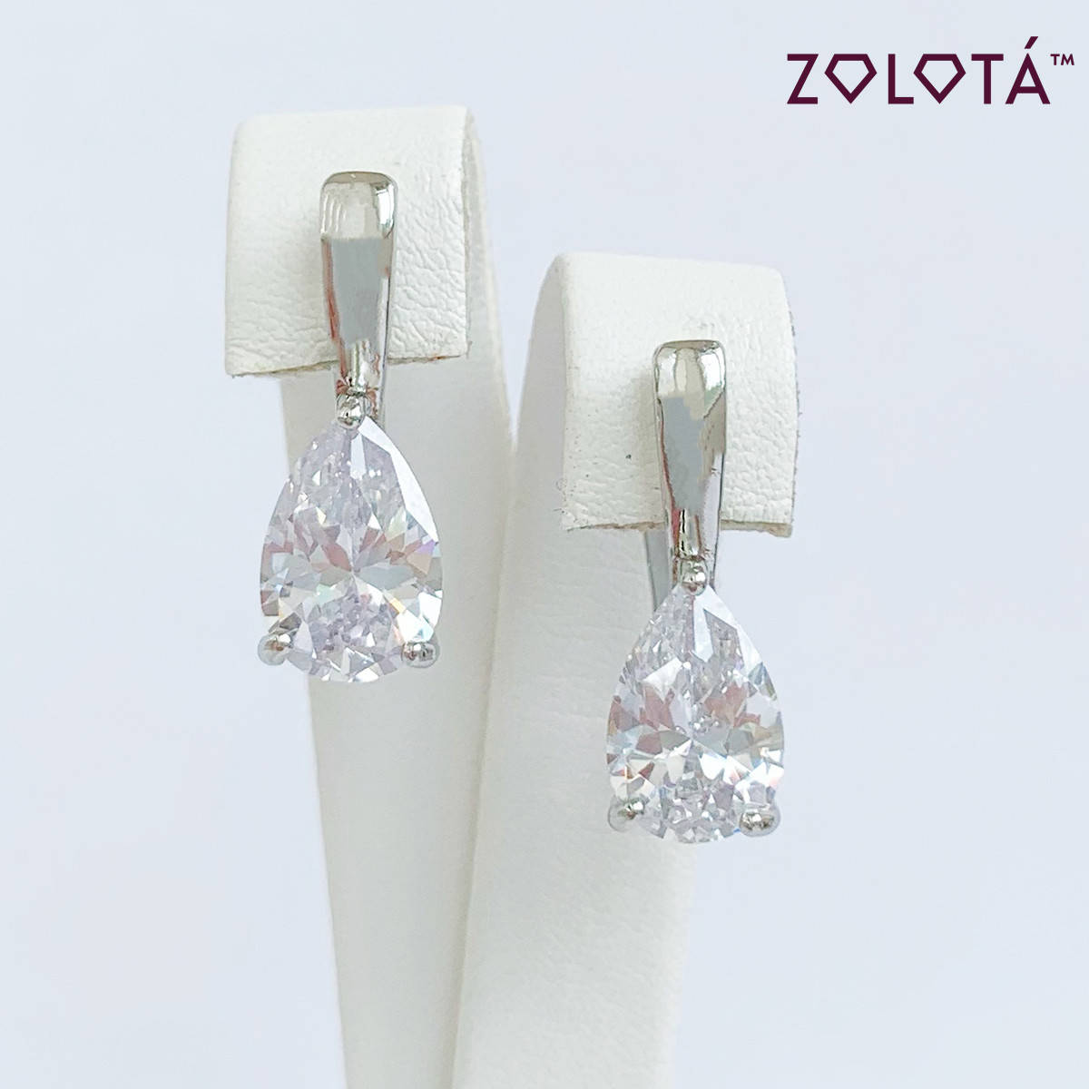 Серьги Zolota, размер 24х8 мм, белые фианиты (куб. цирконий), вес 4 г, родий, ЗЛ01569 (1)
Серьги Zolota, размер 24х8 мм, белые фианиты (куб. цирконий), вес 4 г, родий, ЗЛ01569 (1)