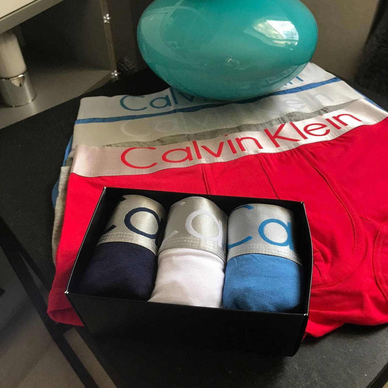 Мужское нижнее белье боксеры Calvin Klein Boxer 3 шт набор в коробке трусы кельвин кляйн хлопок, Разные цвета
Мужское нижнее белье боксеры Calvin Klein Boxer 3 шт набор в коробке трусы кельвин кляйн хлопок, Разные цвета