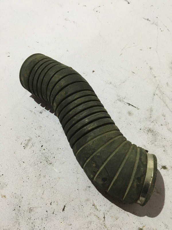 Патрубок воздушный Audi A6 c4 4a0129627j
Патрубок воздушный Audi A6 c4 4a0129627j