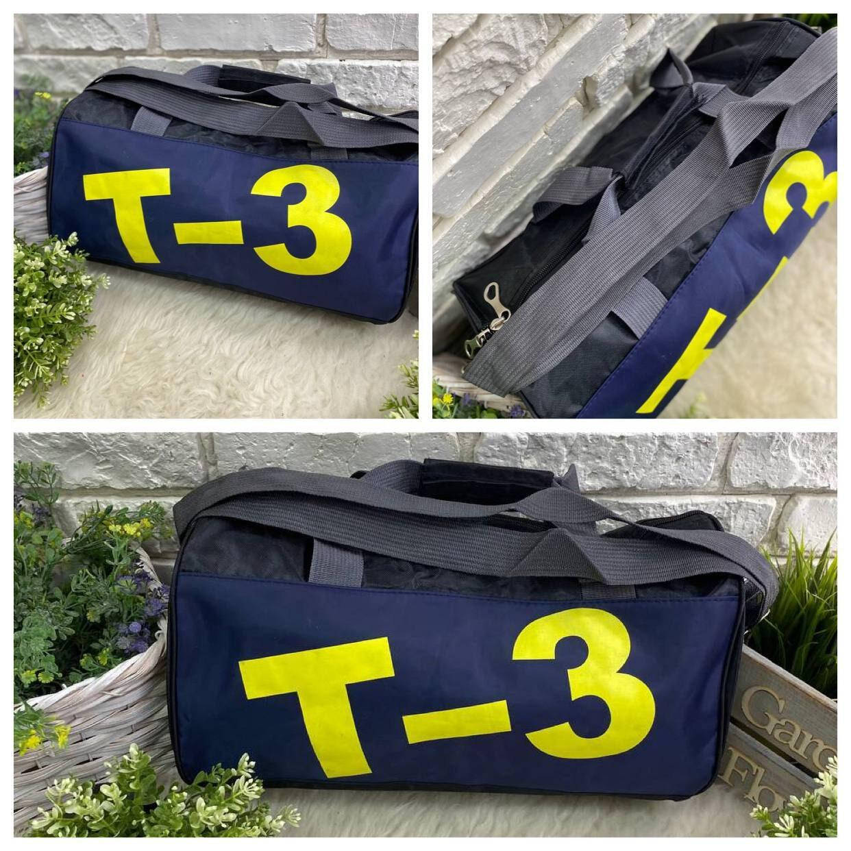 Стильная мужская спортивная сумка ткань "матовая плащевка" размер 42х22х20, Черный 
Стильная мужская спортивная сумка ткань "матовая плащевка" размер 42х22х20, Черный