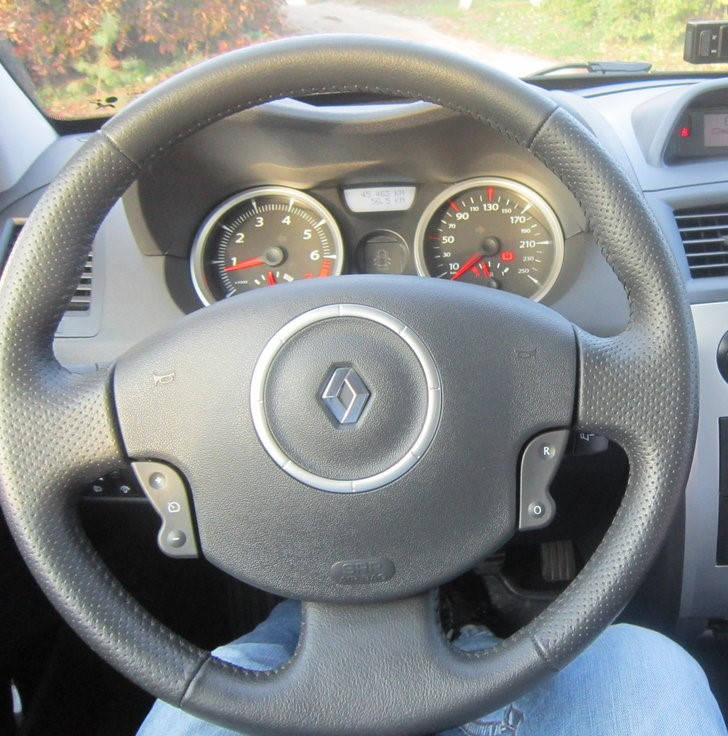 Чехол - оплетка из натуральной кожи на руль Renault Megane 2/ Scenic 2/ Kangoo 2, Черный
Чехол - оплетка из натуральной кожи на руль Renault Megane 2/ Scenic 2/ Kangoo 2, Черный