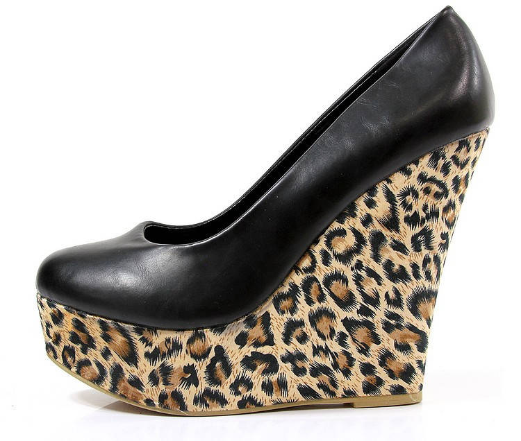 Туфли женские черные на танкетке Т379 37, Черный
Туфли женские черные на танкетке Т379 37, Черный