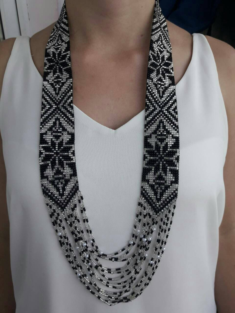 Намисто гердан ручної роботи з круглого бісеру
Намисто гердан ручної роботи з круглого бісеру