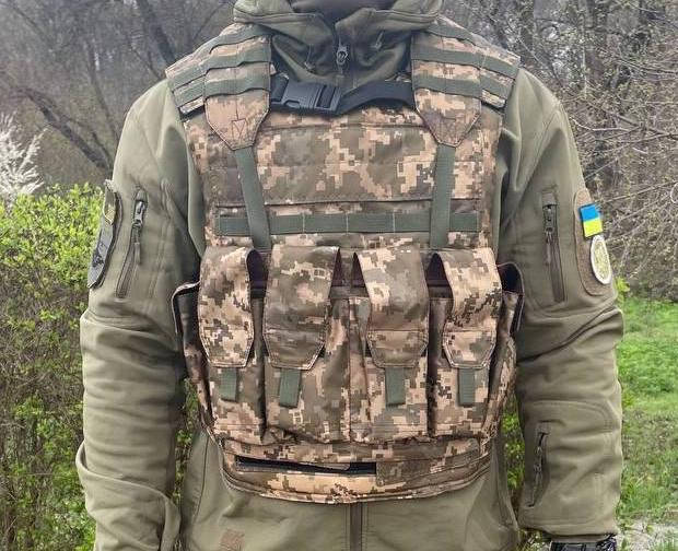 Плитоноска + разгрузки на 6 карманов Оксфорд 600Д плотность Без плит пиксель Жилет армейский под плиты
Плитоноска + разгрузки на 6 карманов Оксфорд 600Д плотность Без плит пиксель Жилет армейский под плиты