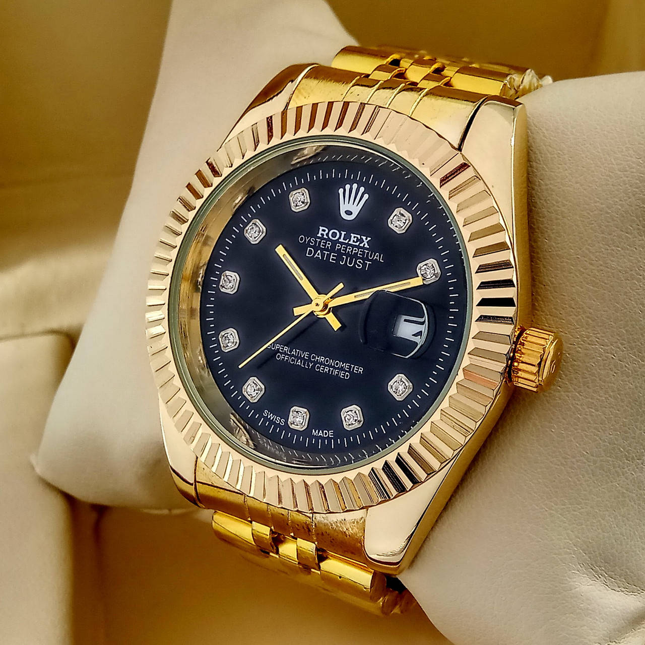 Кварцевые наручные часы Rolex Classic (Ролекс) на металлическом браслете золото, черный циферблат с датой
Кварцевые наручные часы Rolex Classic (Ролекс) на металлическом браслете золото, черный циферблат с датой