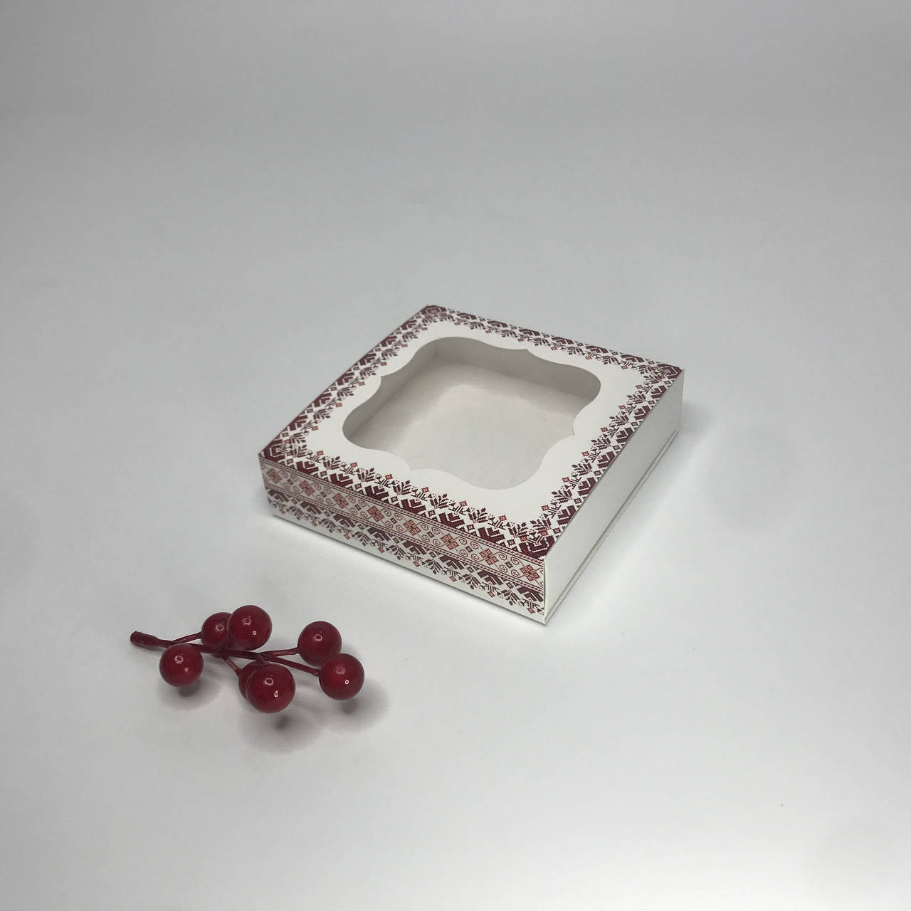 Коробка для пряника, 120*120*30 мм, с окном, "Вышиванка", Белый
Коробка для пряника, 120*120*30 мм, с окном, "Вышиванка", Белый