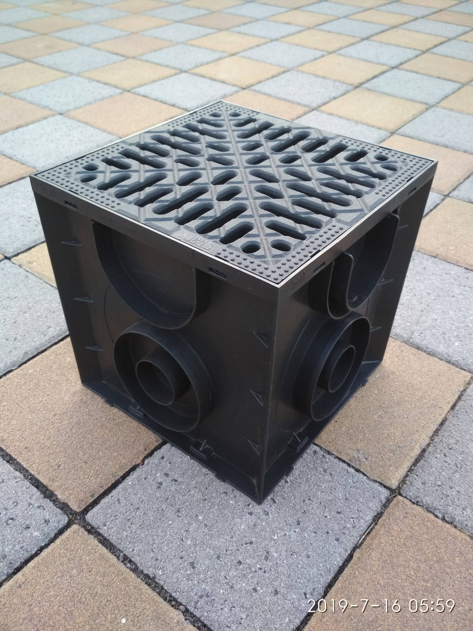 Дождеприемник пластиковый с щелевой пластиковой решеткой ДП 25*25
Дождеприемник пластиковый с щелевой пластиковой решеткой ДП 25*25