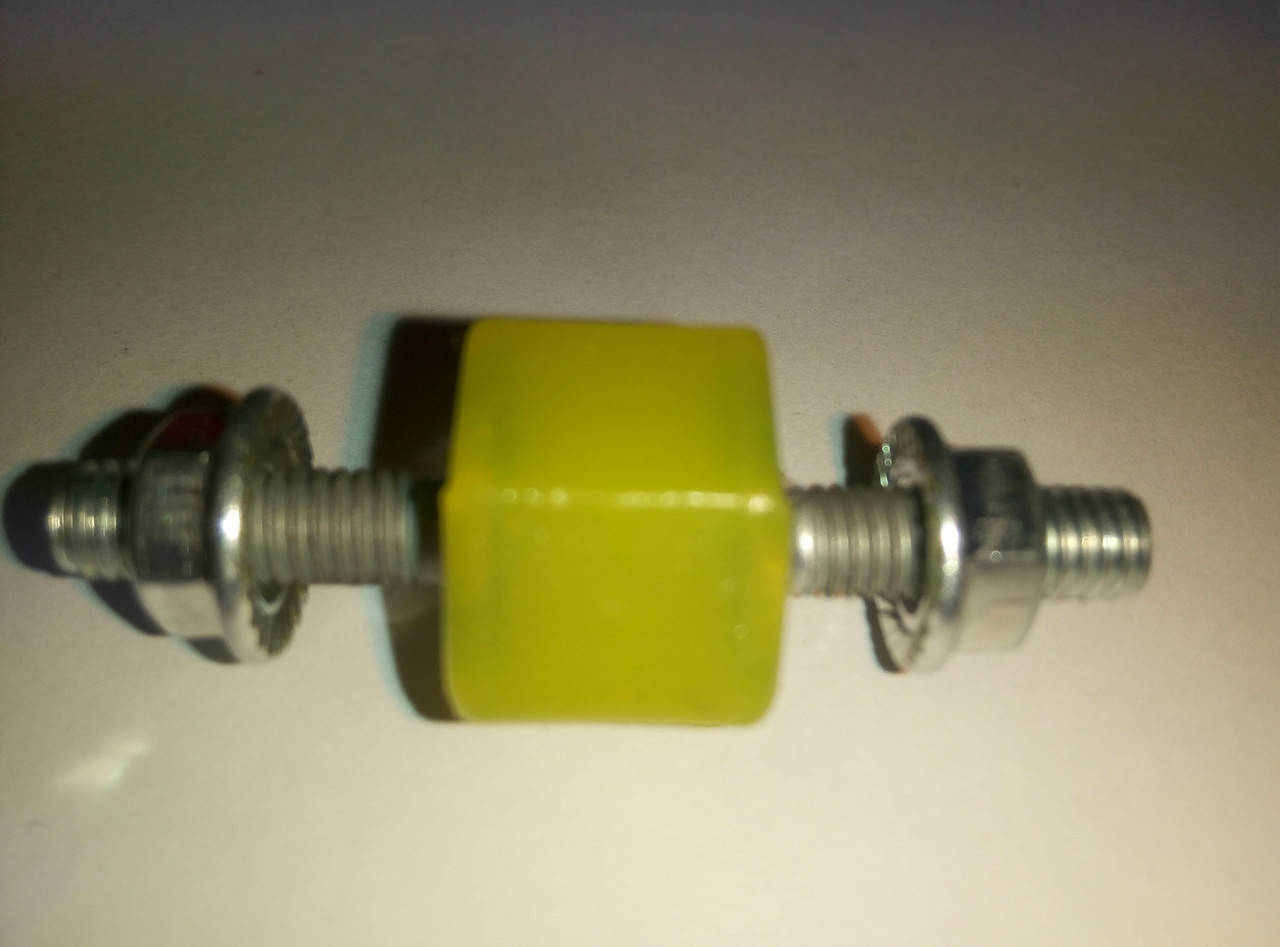 Подушка (сайлентблок) интеркуллера Volkswagen T4, Touareg, Audi Q7, Skoda Octavia полиуретан 037133567F
Подушка (сайлентблок) интеркуллера Volkswagen T4, Touareg, Audi Q7, Skoda Octavia полиуретан 037133567F