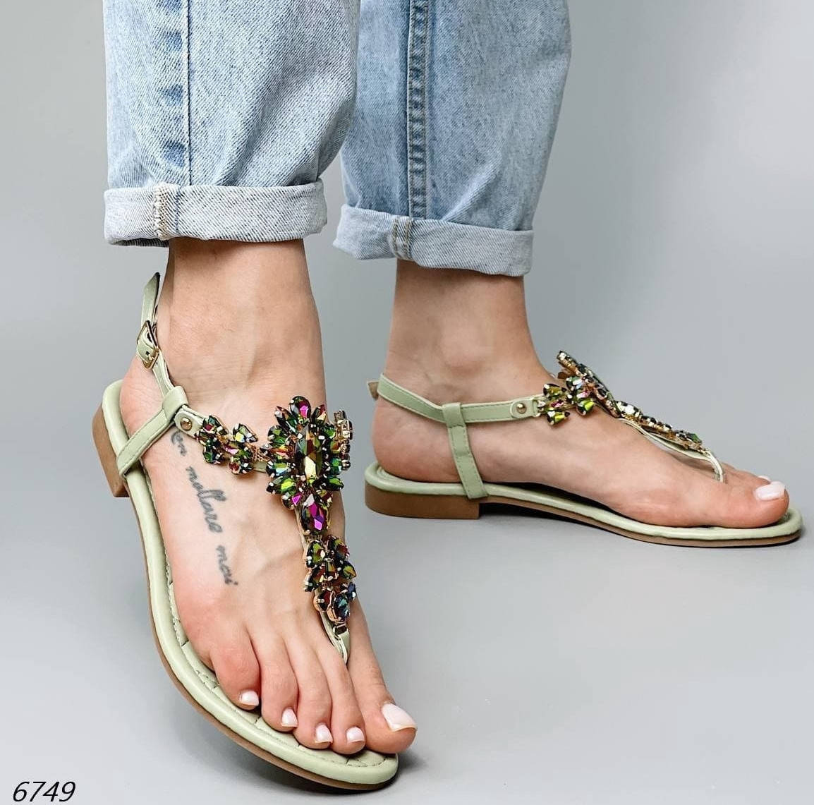 Босоножки женские зелёные- оливковые с камнями эко кожа
Босоножки женские зелёные- оливковые с камнями эко кожа