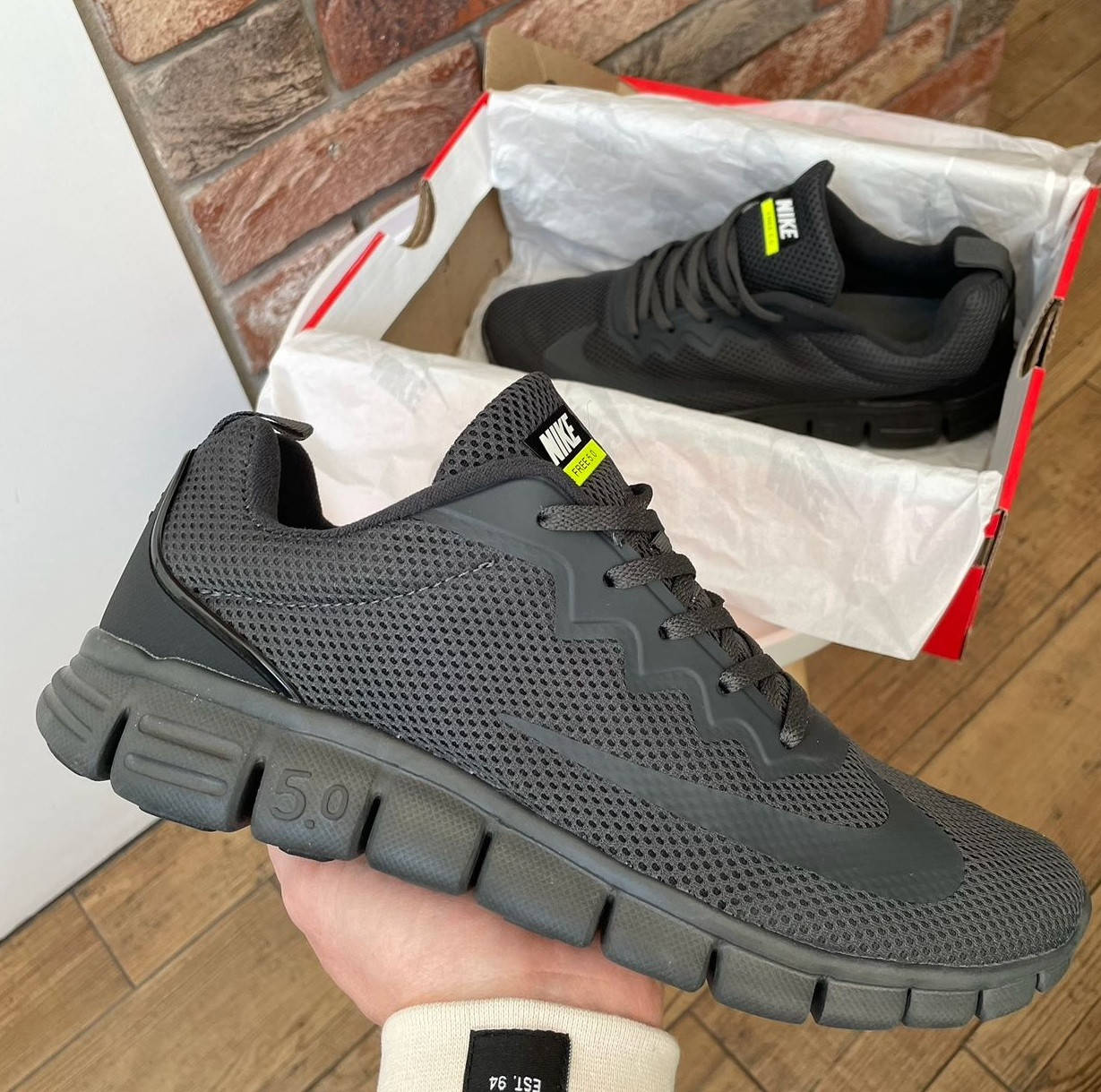 Мужские кроссовки Nike Free Run 5.0 весна-лето в сетку легкие беговые серые. Живое фото
Мужские кроссовки Nike Free Run 5.0 весна-лето в сетку легкие беговые серые. Живое фото