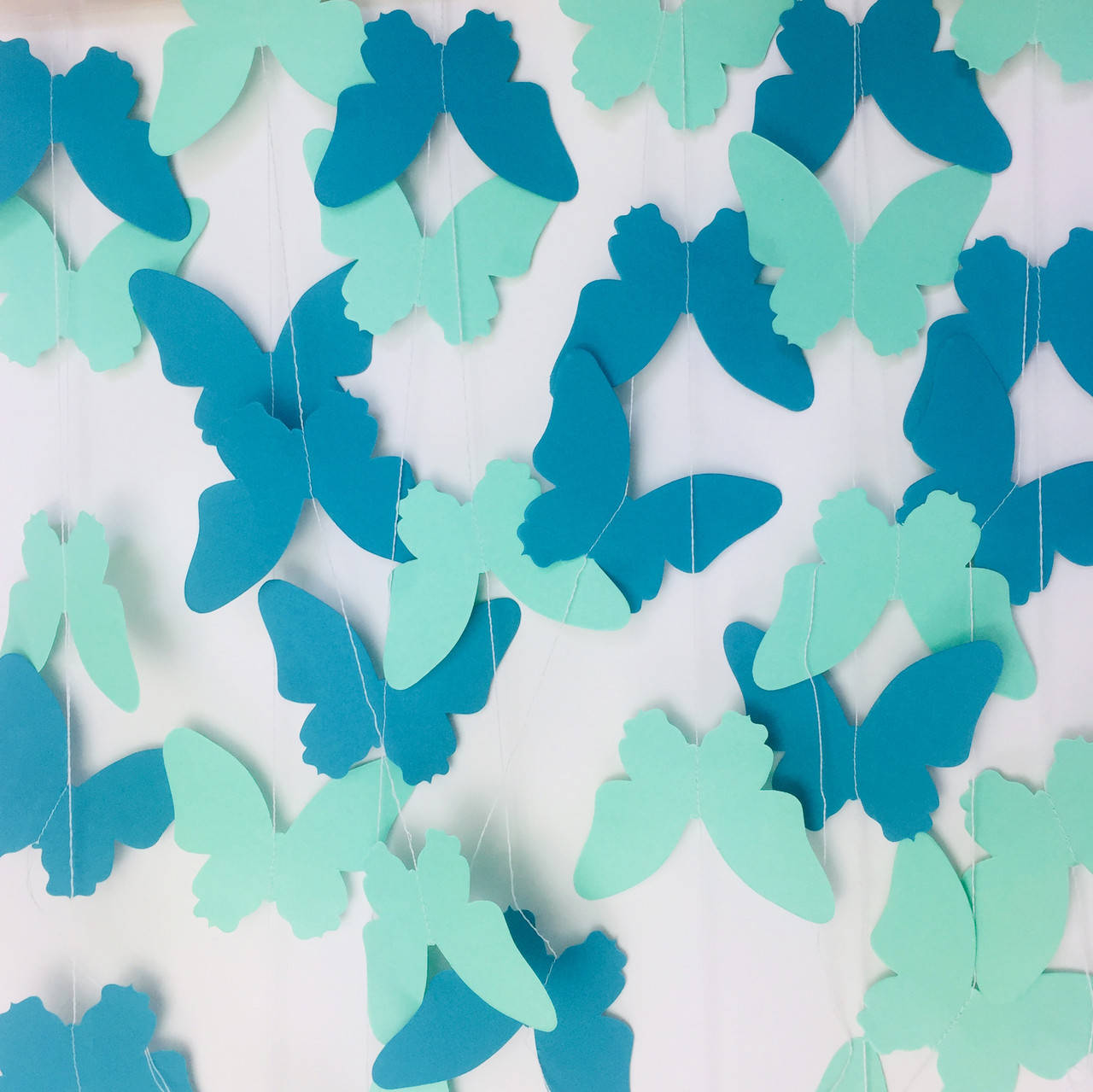 Гирлянда из бабочек 2 метра бирюзово-мятный микс
Гирлянда из бабочек 2 метра бирюзово-мятный микс