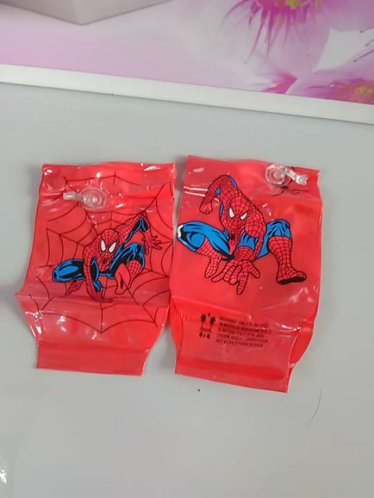 Нарукавники с рисунком человек паук 
Нарукавники с рисунком человек паук