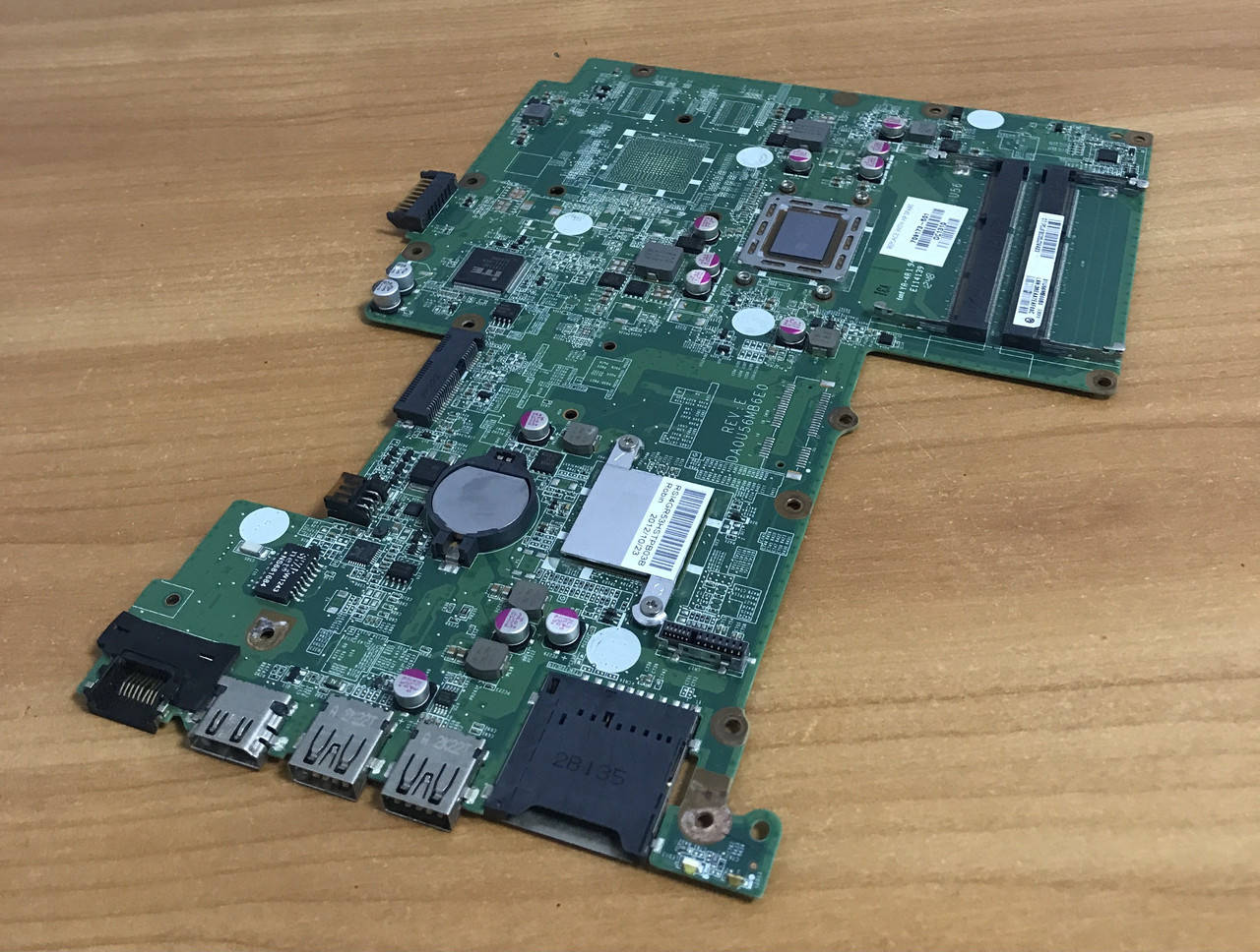 С ДЕФЕКТОМ! Б/У Материнская плата HP 15-B, AMD A4-4355M, AMD UMA, 701678-001, DC1310, DA0U56MB6E0
С ДЕФЕКТОМ! Б/У Материнская плата HP 15-B, AMD A4-4355M, AMD UMA, 701678-001, DC1310, DA0U56MB6E0