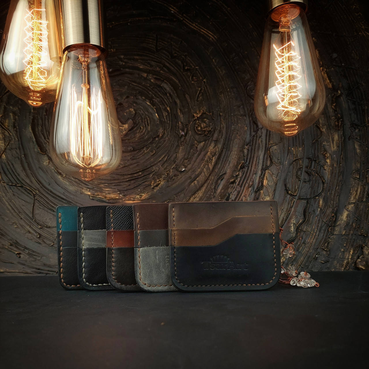 Картхолдер из натуральной кожи ручной работы TsarArt с ручным швом, Разные цвета
Картхолдер из натуральной кожи ручной работы TsarArt с ручным швом, Разные цвета