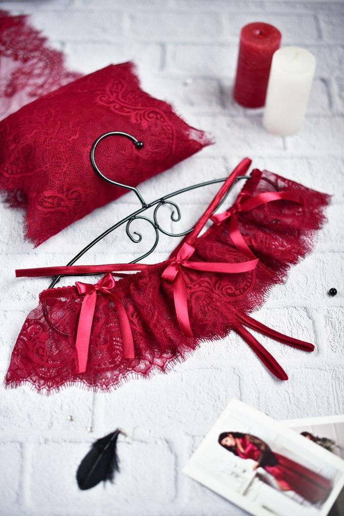 Кружевные трусики-стринги с разрезом Бордовые. Размеры от XS до XXL, Бордовый
Кружевные трусики-стринги с разрезом Бордовые. Размеры от XS до XXL, Бордовый