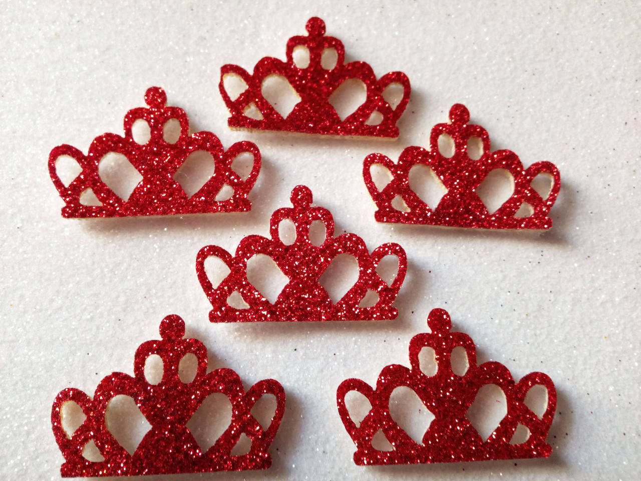 Заготовки из фетра - корона в блёстках, 35×23мм. 
Заготовки из фетра - корона в блёстках, 35×23мм.