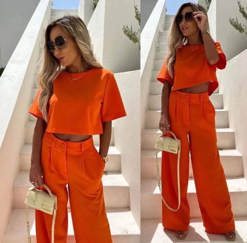 Стильный женский костюм костюмка 42-44,44-46 малина, оранж, молоко, зелёный
Стильный женский костюм костюмка 42-44,44-46 малина, оранж, молоко, зелёный