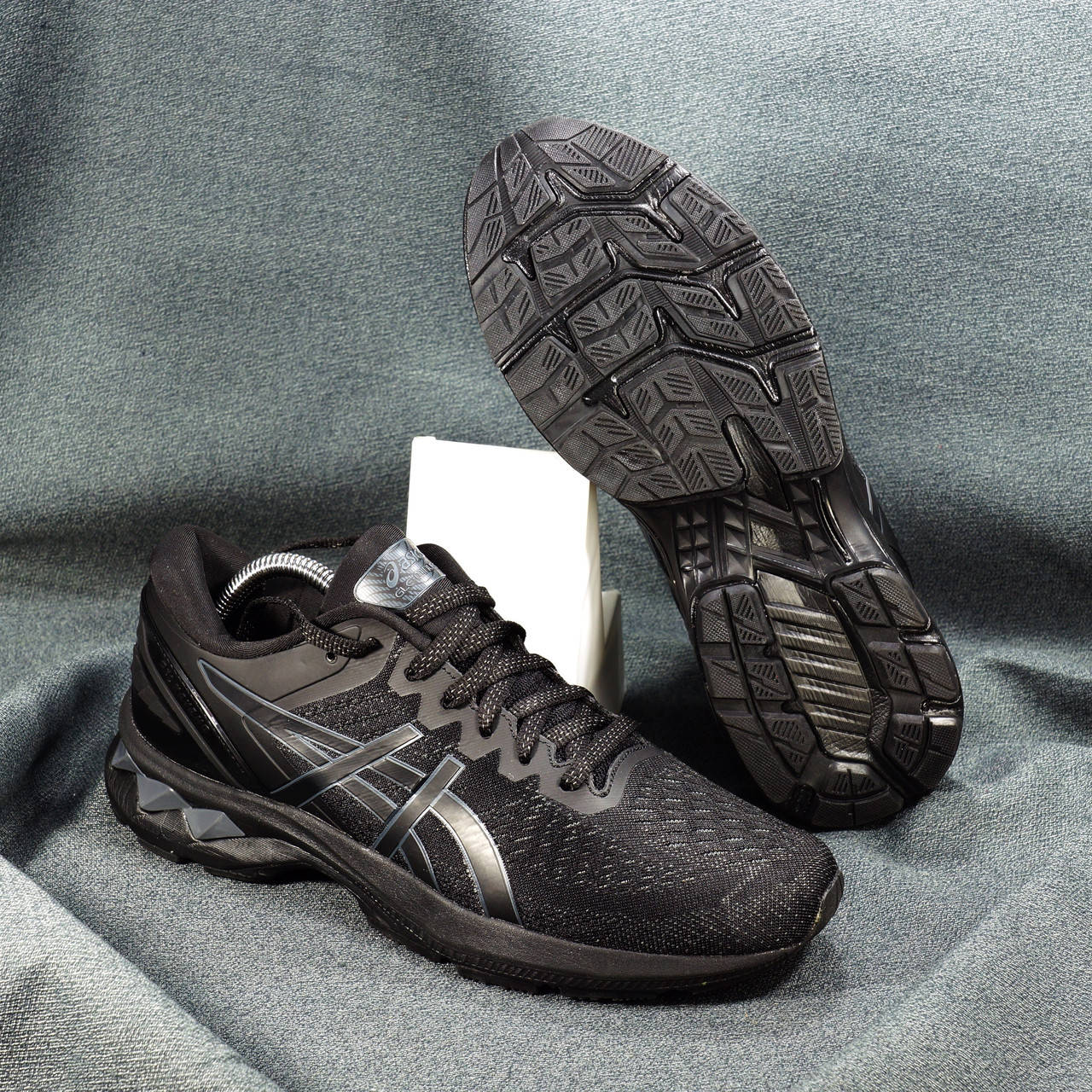 Мужские кроссовки Asics Gel Kayano черные 43 27.5 см, Черный
Мужские кроссовки Asics Gel Kayano черные 43 27.5 см, Черный