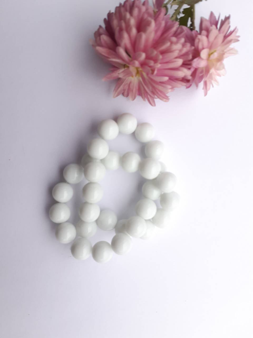 Бусины на нитке гладкий шарик d-12мм(+-) стекло цвет белый матовый L-34см 
Бусины на нитке гладкий шарик d-12мм(+-) стекло цвет белый матовый L-34см