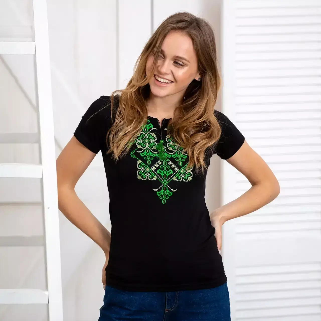 Жіноча футболка-вишиванка M.S. 44-54 р. Елегія чорний jf126, Черный 
Жіноча футболка-вишиванка M.S. 44-54 р. Елегія чорний jf126, Черный